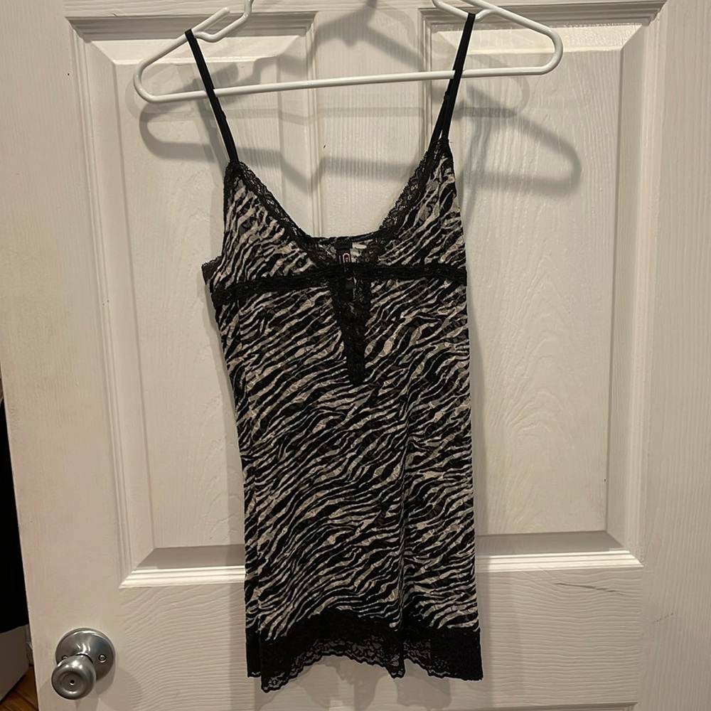 VS The Lacie Slip